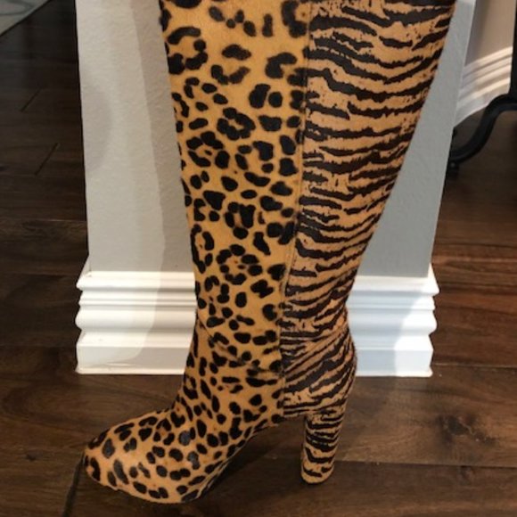 NWOT Leopard/Tiger calf fur boots - Picture 2 of 3